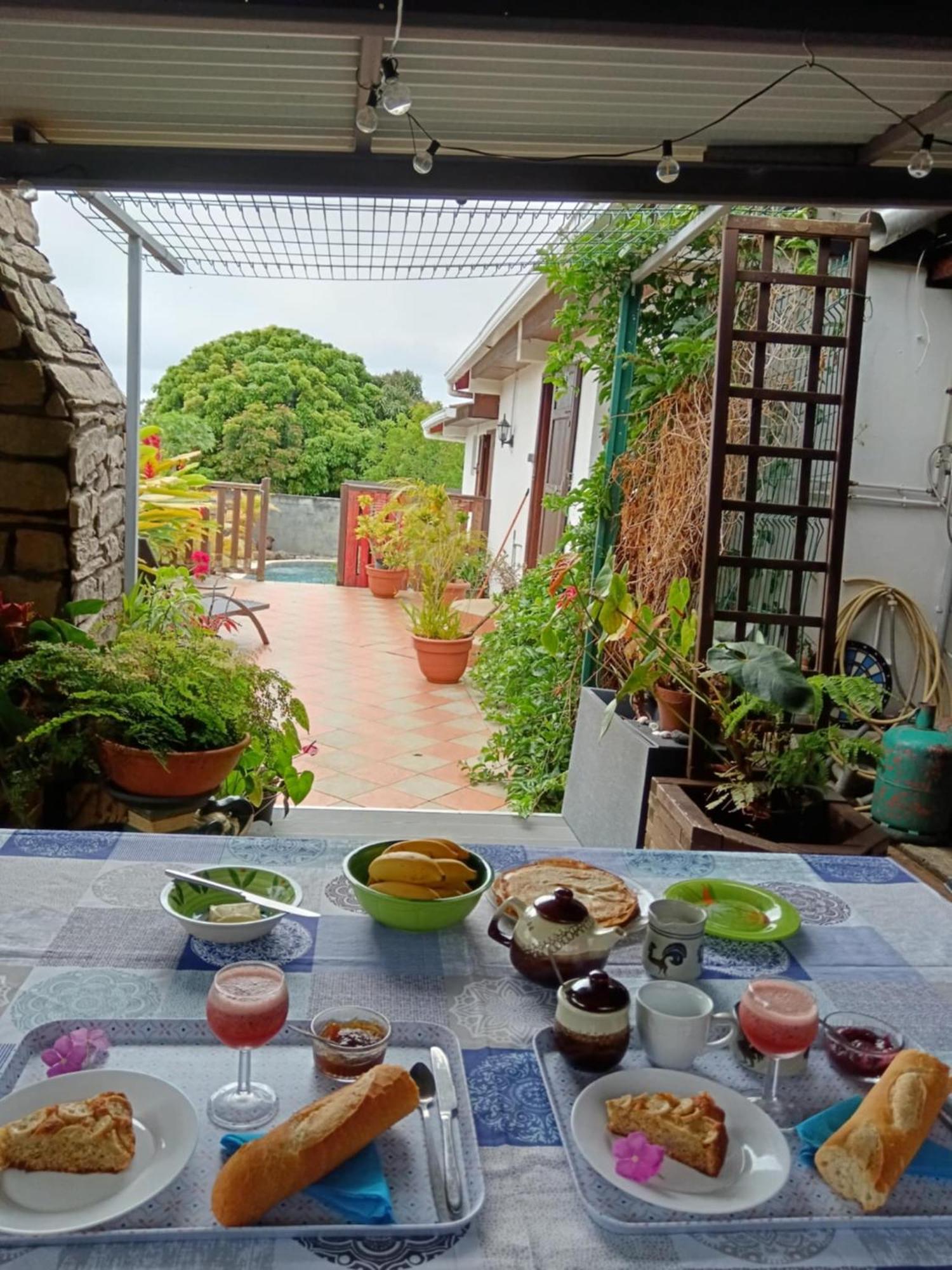 Chez Madame Fabienne Lägenhet Sainte-Suzanne Exteriör bild
